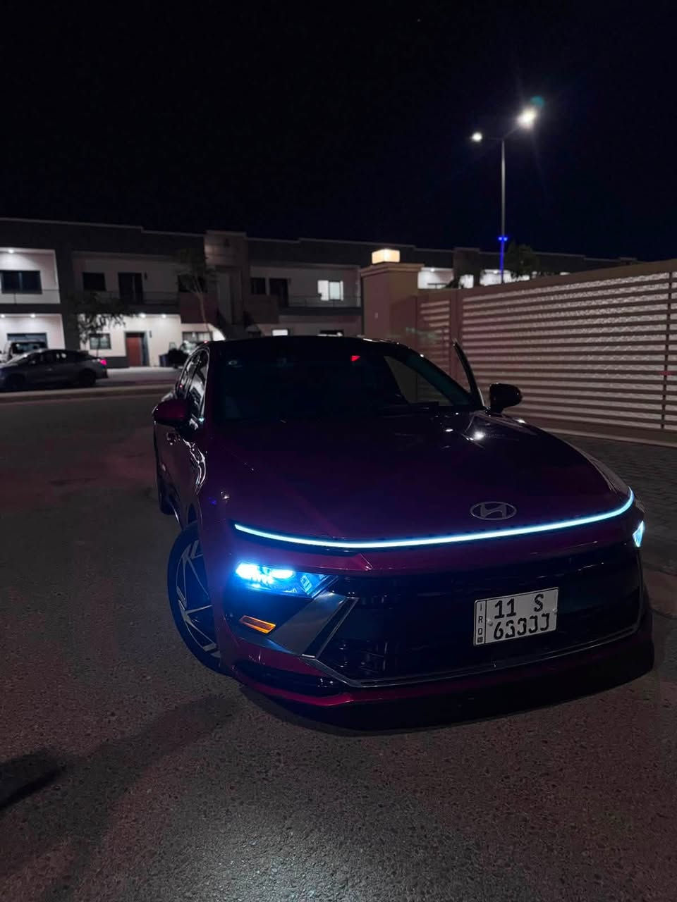 سوناتا 2024 بانزين
محرك 2.5 GDI
وارد امريكي
فول 1/1 بانوراما وباقي مواصفات اللمتيد 
ماشية / 23 مايل فقط 
جديدة بمعنى الكلمة  
الحادث / بسيط جدا 
بدون صبغ
بدون ايرباك 
بدون دواخل 
فقط بارد بالجاملغ الامامي والخلفي 
رقم بغداد بأسمي تحويل ثاني يوم السياره جاهزه ومابيهه اي نقص 
العنوان / بغداد ، الكاضميه
السعر / ٢٢٥$ بيها مجال 
الرقم / ***********
