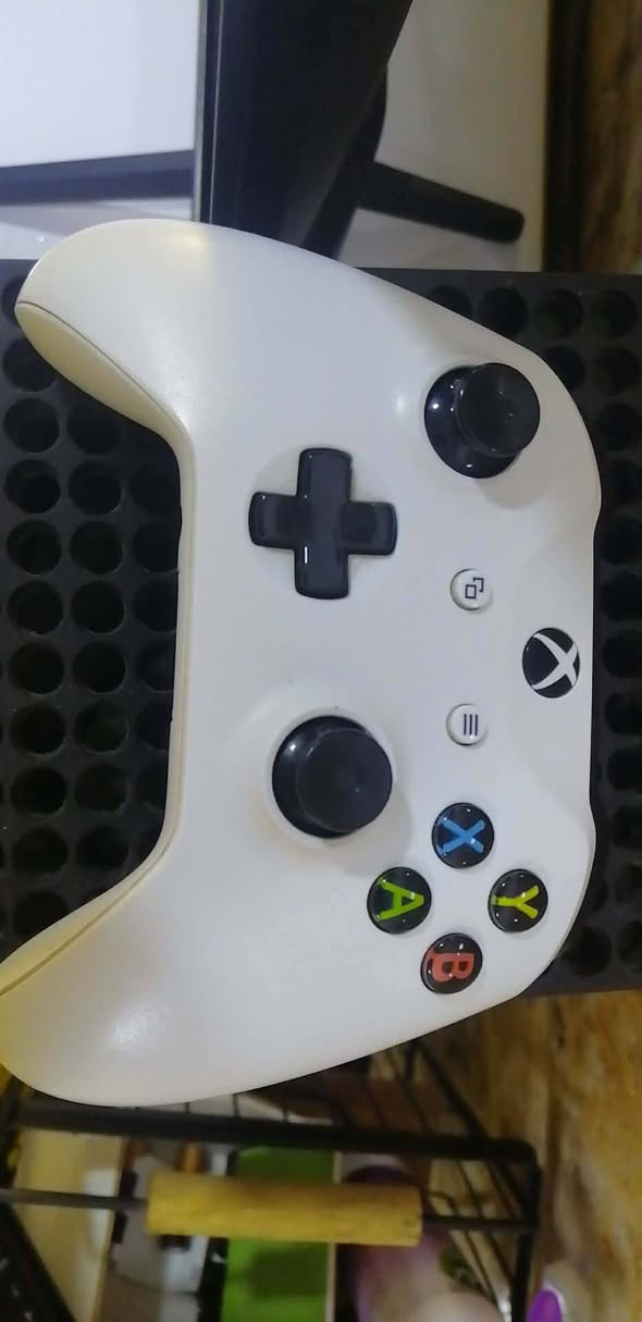X box one s 1T
يده مفتوحه لغرض التنظيف فقط والجهاز نضافة فول سعر 165 وبي مجال العنوان :دهوك ***********
