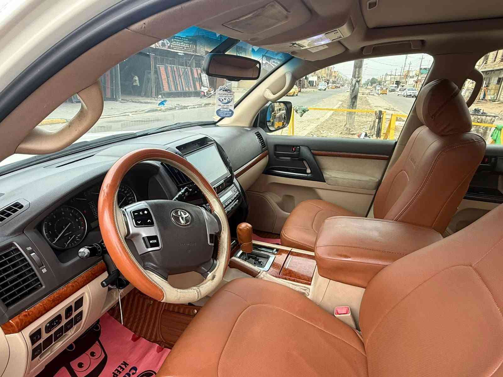 للبيع: تويوتا لاند كروزر GXR V8 موديل 2013
رقم   (أربيل)

• الموقع: بغداد 
• الممشى: 190 لف

المواصفات:
    • بصمة ابواب وتشغيل 
• فتحة سقف.
• ثلاجة.
• تحكم بالدركسون.
• حساسات أمامية وخلفية.
• مرايات شفط.
• شاشة
• كاميرا خلفية.
• أزرار إنارة أمامية.

السيارة جاهزة ونظيفة جداً 
📞 للاستفسار والاتصال:
***********
