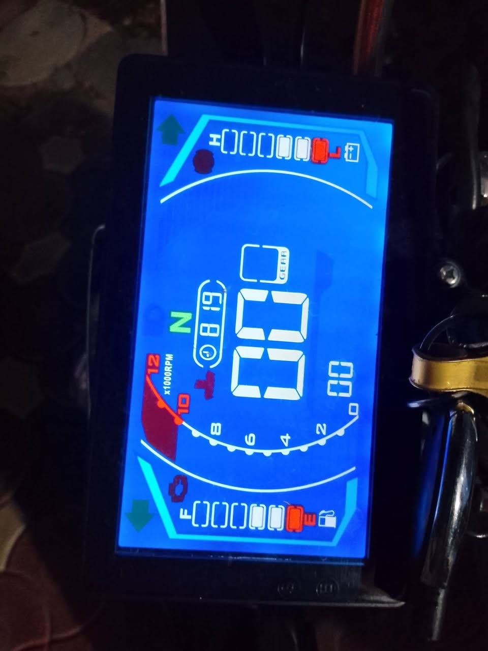 االسلام عليكم دراجه للبيع السعر 750 وبيها مجال عنوان بغداد جسر ديالى القديم متواجد واتساب ***********

