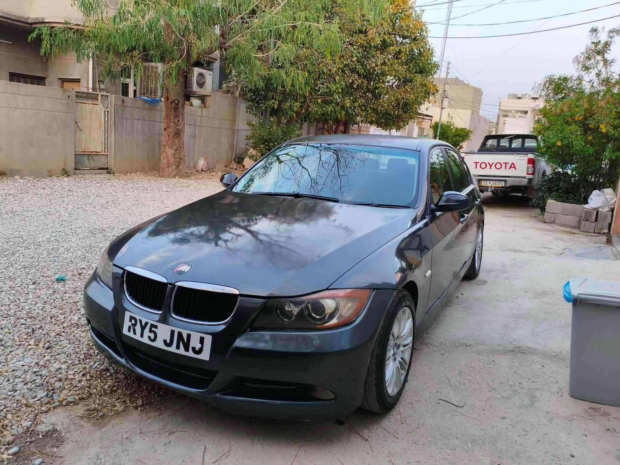 ئەوروپی سوکان عەکس BMW e90 مۆدێل 2005چوارپستۆنی بەنزین  شەش گێر.  بەسمە .  تەبریت کارەبای گێچ هەموی ئیش دەکات .   . بەنزین کەم دەخوات  سعری 35  و مەعمەلە گۆڕینەوەش دەکەم بەسایەرەیک بە دڵم بێت . تکایە ئەگەر مشتەری نیت نامە مەنێرە 
*********** دخان, السليمانية
