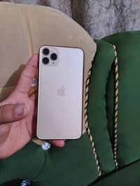ايفون 11 برو ماكس • ٥١٢ • بطارية ٧٢