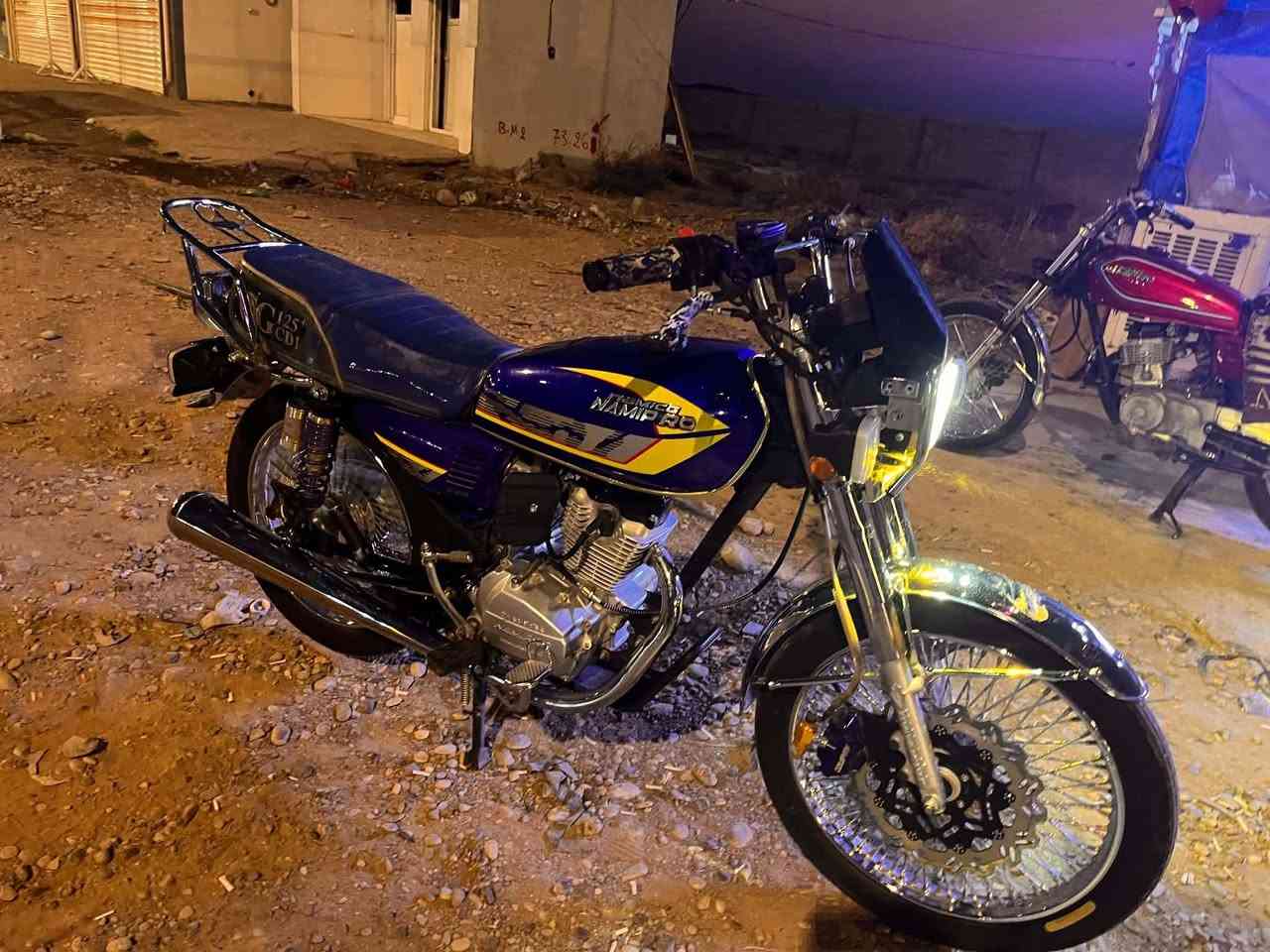 دراجة للبيع نامي برو موديل 25اربعة كير مكينة كبس
مكان خانقين سعر 625 بي مجال رقم ***********
