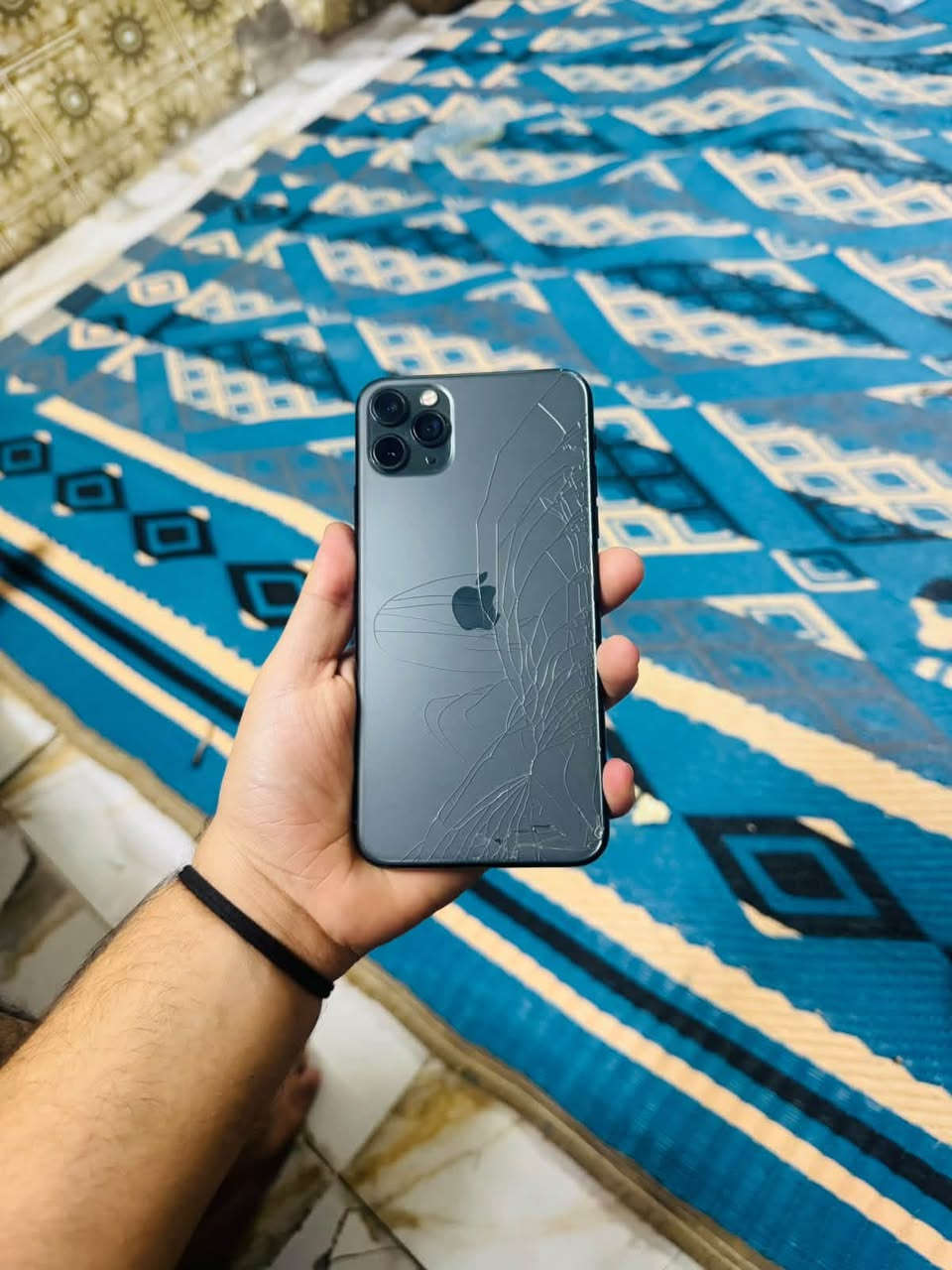ايفون ١١ برو ماكس • ٢٥٦ • فيس ايدي معطل