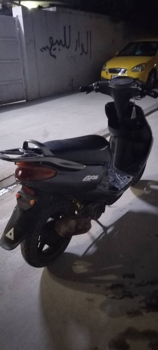 خالسلام عليكم شباب ماطور لكزس ماطور نظيف كهربائيات وكليه شغاله السعر 350وتساب 075128623 او***********
