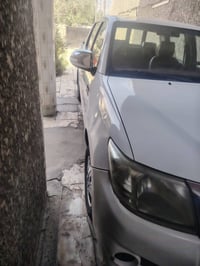 هايلوكس ٢٠١٢ كير عادي شاصي ١٢ كويتي السعر خاص 07855495580