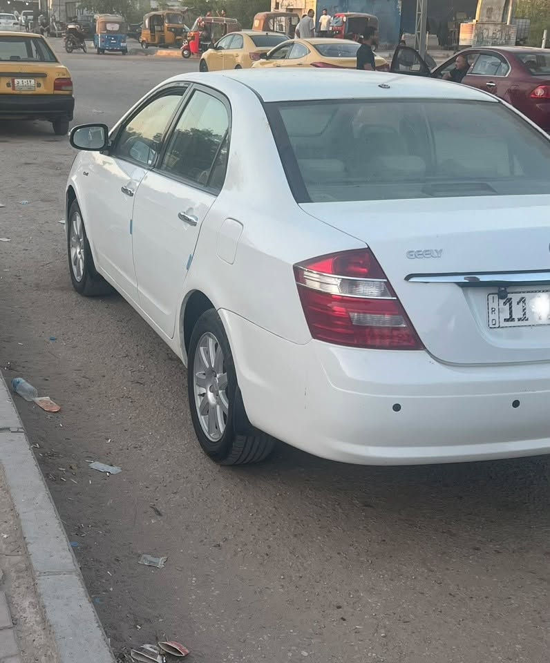 موبل كير عادي رقم بغداد دولي  باسمي 
٥٥ وبيها مجال 
مكاني بابل سكندريه 
***********
