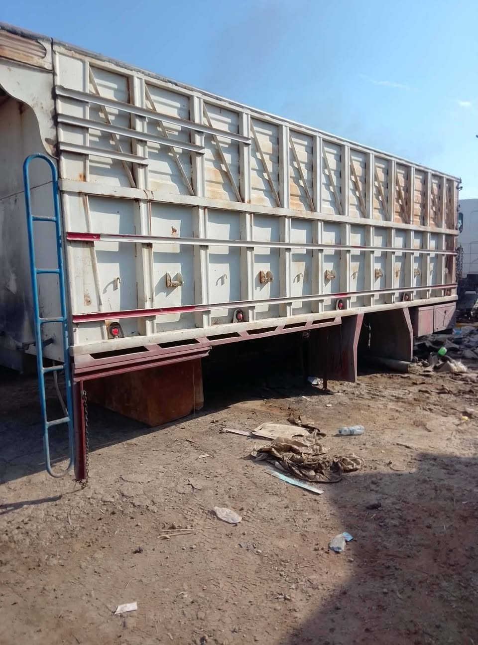 سلام عليكم بدي تك البي طول ٦٢٥ ارتفاع ١٨٠ مكانه بغداد جرف النداف *********** @
