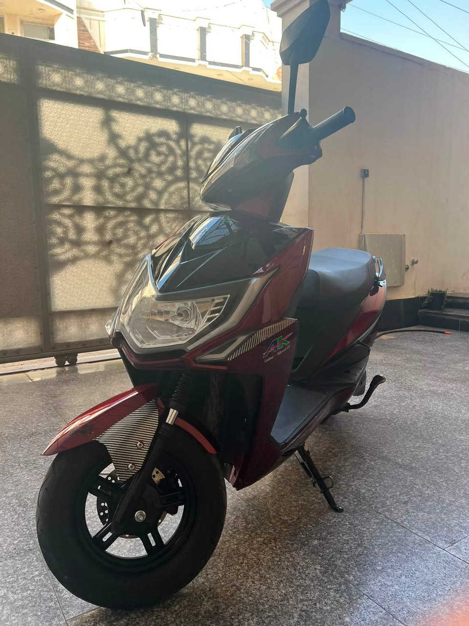 السلام عليكم موطور  للبيع مرتب نظيف 6بطاريات 4كير موطور حديث  كامل مواصفات اي خلل مابي *********** خاص موجود  للتواصل على الرقم
