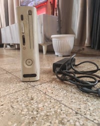 اكس بوكس ٣٦٠ • بدون يدات • للبيع