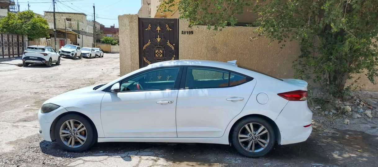 السلام عليكم للبيع النترا 2017 رقم بغداد الجديد أمريكي فقط بيها بدايه بنيد عل كد صبغ  بدون ارباك وصار بيها كلير ٤ قطع خلفي فقط رش  سياره فول موصفات الأخير ماعنده فتحه حلوه سياره كامله برغي مابيها نقص  المكان شهداء البياع السعر 109 وبيها مجال بسيط تواصل ***********
