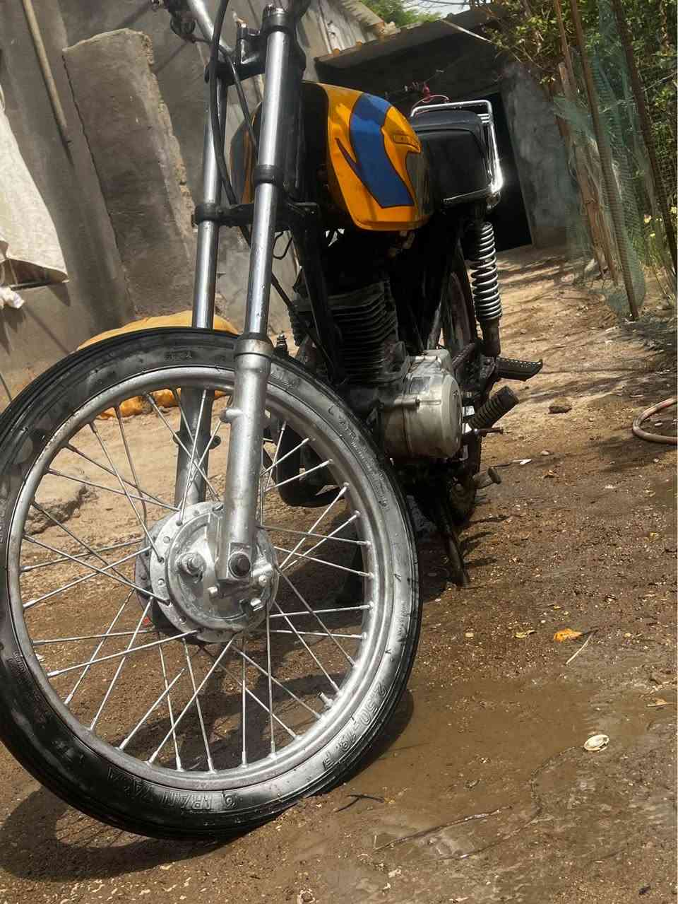 سلام عليكم ايراني نضيف مثل ما بل صوره  لبيع نامه كلك كلك كلك سعر 275الف  العنوان بصره ابو الخصيم شارع الجوجه الرقم *********** 
ما متواجت فيس ابو الخصيب, البصرة
