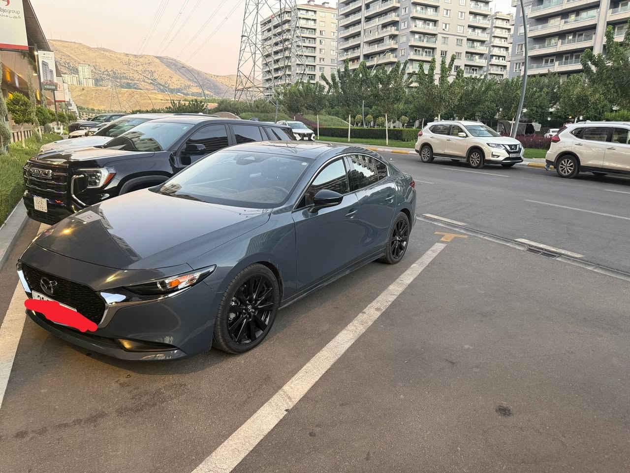 مازدا فوول 3 بۆ فڕۆشتن
مۆدێل :2024 
 (Sky active-G)مەکینە: 2.5 بێ تۆربۆ AWD
ڕەنگ : کاربۆنی (رەساسی تۆخ)
سڵاید 
کوشن چەرم ماڕۆنی 
کوشن هیتەر 
ڕادار 
کامێرای دواوە
ئاوێنە کارەبا 
زۆر مواسەفاتی تر
سێ پارچە لای چەپی بۆیاخە بێ ناوگرتن 
تەنها ئێرباگی شان تەقیوە و داندراوەتەوە 
98,000 km ڕۆیشتوە 
سەیارەکە بەشەرت هەزەو شتی تازەیە  تا 2027 مانگی 8 
*********** واتساپ
