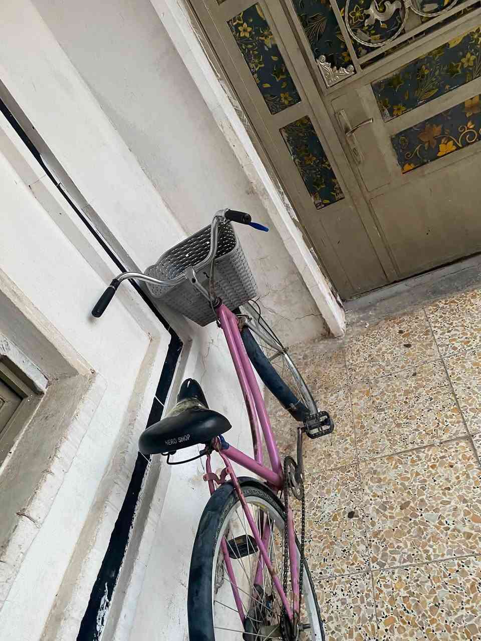 ***********
