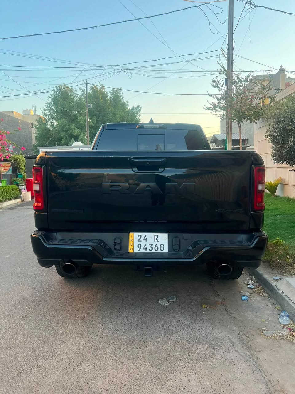 دوج رام  بيك هورن:  2025 4/4
***********

باب طويل بدي قصير
محرك 6 سلندر تيربو

كاميرا 5
شاشة تسلا
كراسي حار بارد
مرايا مع رادار
رادار امامي خلفي جانبي
مواصفات كثيرة أخرى
سيارة نظيفة جداً
بدون أي ملاحظات
رقم دهوك هزه جديده باسمي تحويل مباشر
