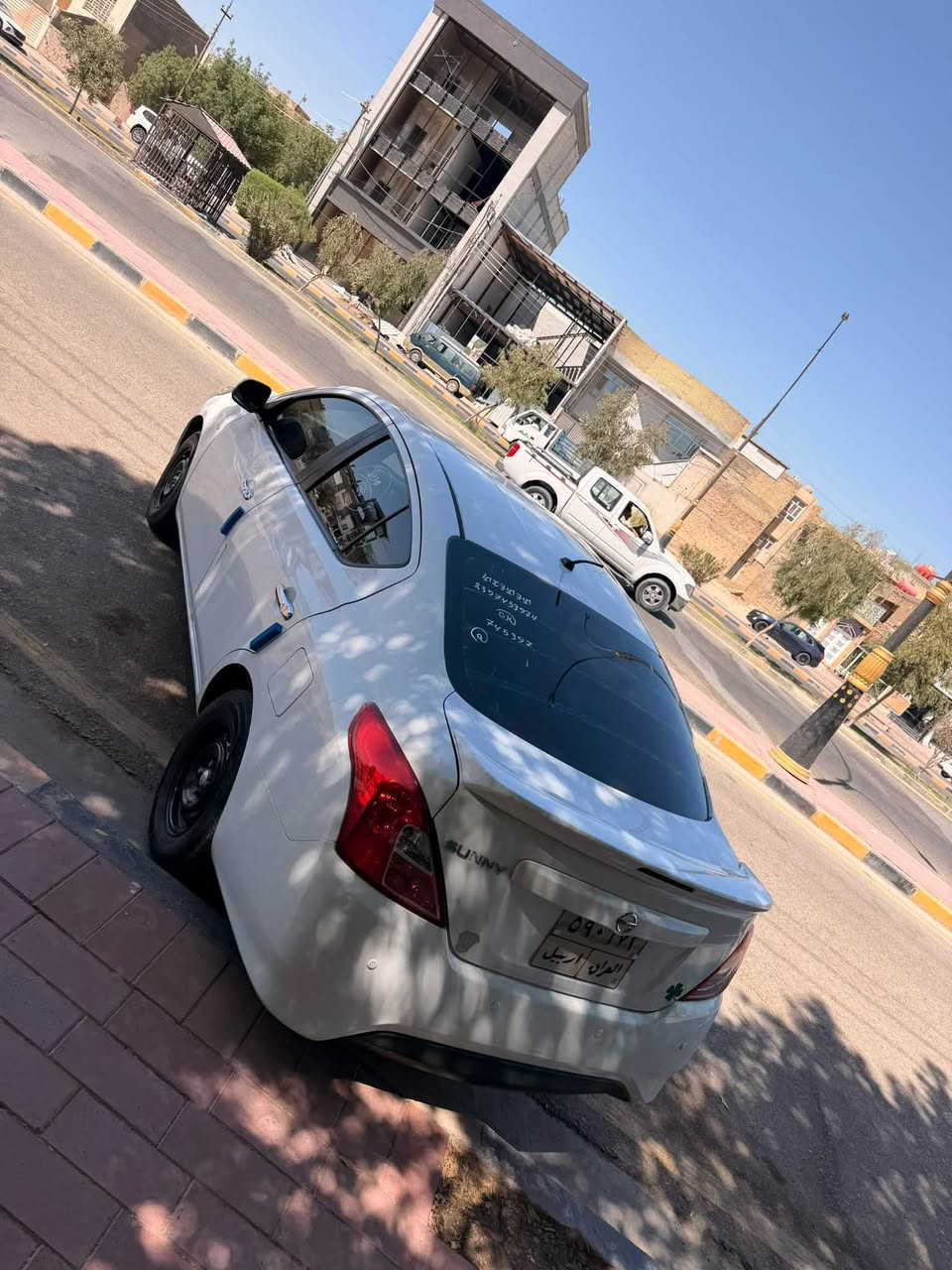 سلام عليكم
للبيع نيسان صني هندي مديل 2020 
مكفوله من الصبغ بيها بارد قليل في قبق الجنطة  اثر خطة خفية 
كير ومكينه وتبريد وحداديه 
مكفولات 
مكانها نجف  حي السلام 
ب92وبيها مجال  
للتواصل.***********
