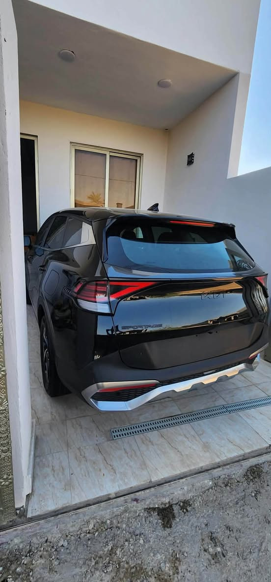 السلام عليكم
للبيع كيا سبورتج 2025  LX

سيارة بدون رقم +بيها رقم مؤقت صالح لمدة 
{3اشهر}تترقم اي محافظة 

ب أسمي المنفيز اني احولك 

وارد امريكي :ضررهااا قبق الجنطة   +دعامية الخلفية

مكينة :2500

1.شاشة كبيرة

2.كامره دواره

3.توقف ذاتي

4.تحديد مسار 

5.هندبريك بصمه

6.رادار امامي 360 درجة

7.تبريد قطعتين 

8.تحذير عند فتح الباب

9.ثلاث مودات قيادة 

10.ماشية 23 mi

مكاني ديالى بعقوبة

للاستفسار انتصال ع رقم***********
