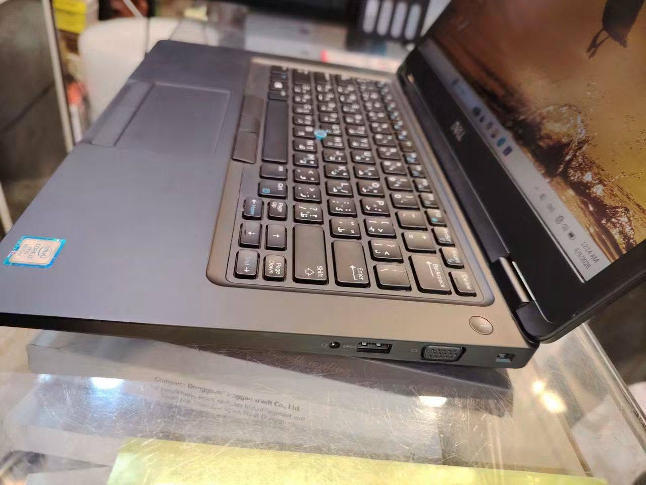 قطعة مفردة
لابتوب Dell Latitude 5491

⚜️ المواصفات:
⚜️ المعالج: Core i5 — الجيل الثامن — فئة H
⚜️ الرام: 8 كيكا DDR4
⚜️ الهارد: 256 كيكا SSD M.2
⚜️ كرت شاشة داخلي: Intel Graphics — 4 كيكا (ذاكرة مشتركة)
⚜️ حجم الشاشة: 14″

🎁 الهدايا والملحقات:
• حقيبة لابتوب
• شاحن لابتوب
• ماوس
• ماوس باد
• تغليف احترافي (داخل كرتونة)

🛡️ الضمان والخدمات:
• فحص اللابتوب و مقارنة المواصفات و النضافة قبل الاستلام عند المندوب.
• ضمان أسبوع كامل بعد الاستلام.
• تنصيب ويندوز حسب الطلب مع جميع البرامج الأساسية و Office مثبتة.

🚚 التوصيل: التوصيل متوفر إلى جميع محافظات العراق

📌 موقّعنا: بغداد الامين الثانية

💰 السعر: 275,000 دينار 
عراقي

للتواصل واتساب ***********
