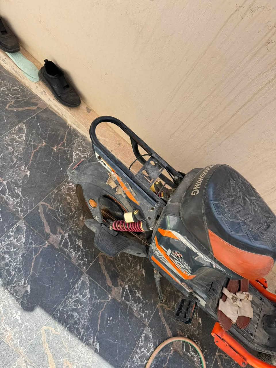 دراجه شحن للبيع سعر 75 بس تبدل بطاريات و تشتغل طبيعي للتواصل *********** 
البطاريات اغلبهن نضيفات مجرد تبدل 2 او 3
