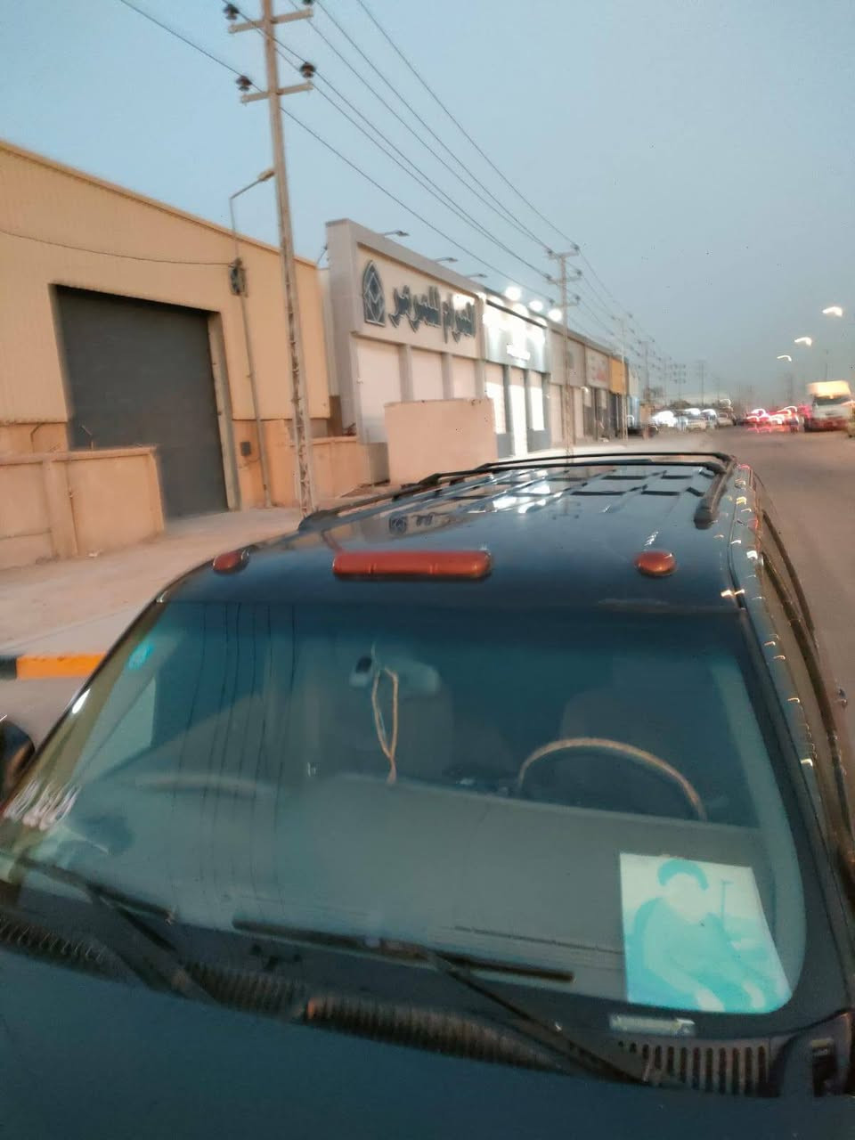 سلام عليكم الفينه GMC للبيع سياره كفاله ما عده جاملق ايمن  وربع الجاملق الخلفي هم جهت اليمين  مصبغات أثر جراد سياره جاهزه و نقل جثه  باسمي سعر 145 وبيه مجال تواصل   *********** . عنوان بصره موجوده بصناعية حمدان
