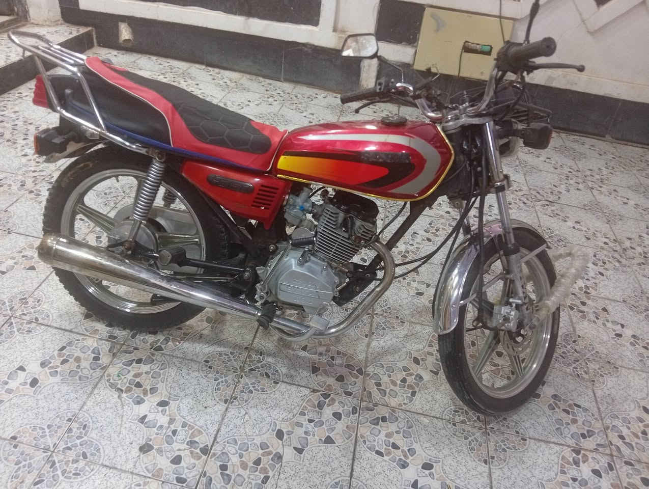 سيفان موديل 21 جديد منفيس صلي وياه  ماذب عليه ربع سعر 550وبيه مجال مكاني صقلاويه رقم ***********
