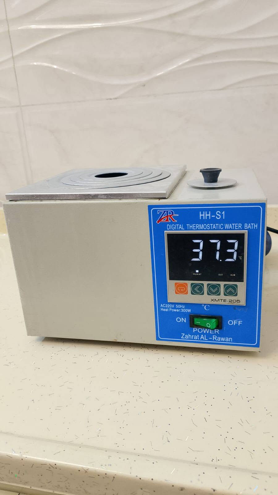 السلام عليكم
مختبر كامل للبيع 
1-semi Auto chemistry mindary 
2-afias 6 
3-waterbath
4-centrifuge عدد2
5-microcentrifuge
6-electron microscope 
7-normal microscope عدد2
8-medonic CBC 3 part 
9-كرسي سحب 
كل الأغراض و الاجهزة هي استعمال شهر و اكو اقل من الشهر 
سبب البيع ظروف خاصة 
الموقع بغداد 
للتواصل عبر الخاص أو عبر الرقم ***********
