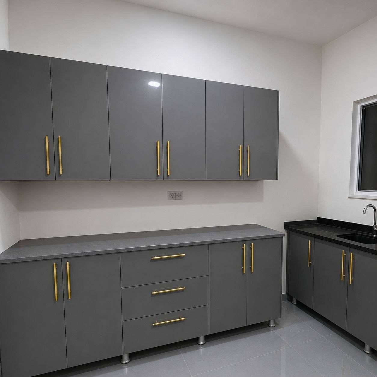 تخفيضات كلش حلوه
 كاونترات خشب تركيه mdf شغل مرتب الاصلي اسعار مناسبه جداً 280 الف فقطط 
متوفر خدمة توصيل للحجز خاص او واتساب *********** وبالخدمه 🫡❤️.
