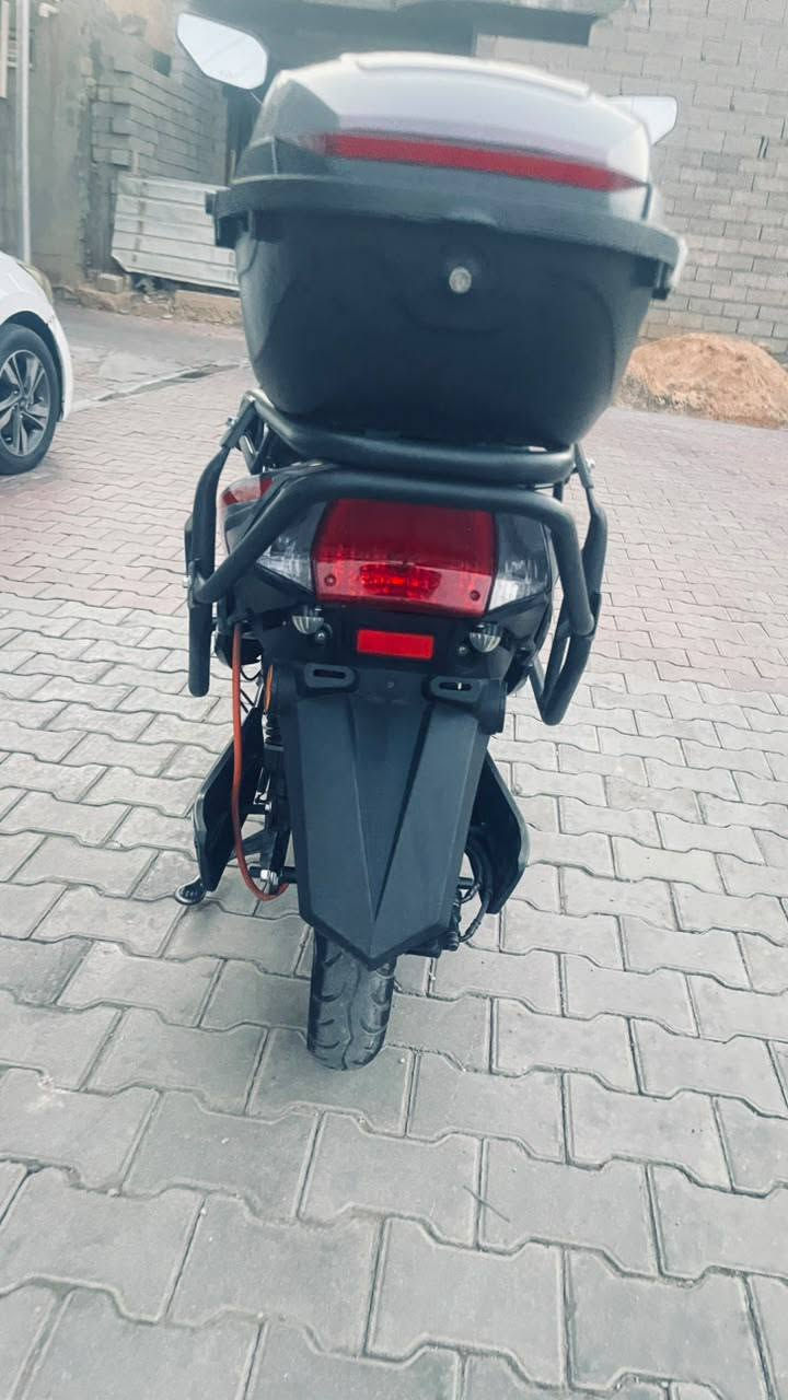 للبيع
موطور شحن 

شركة يوسكس 

6 بطاريات كبار 

ماشي 10 الاف موطور اخو صارله شهرين من مشتريه ماله جمعيه بيه صندوكين بيه منفذ شحن لايت زنون ورماش تايرات جدد بيه 4 سرع سرعته 99  لون مميز موطور جديد كلش 

سعره 725 الف وبيه مجال 

مكاني رمادي تأميم 8 شباط الجديد

***********
***********
