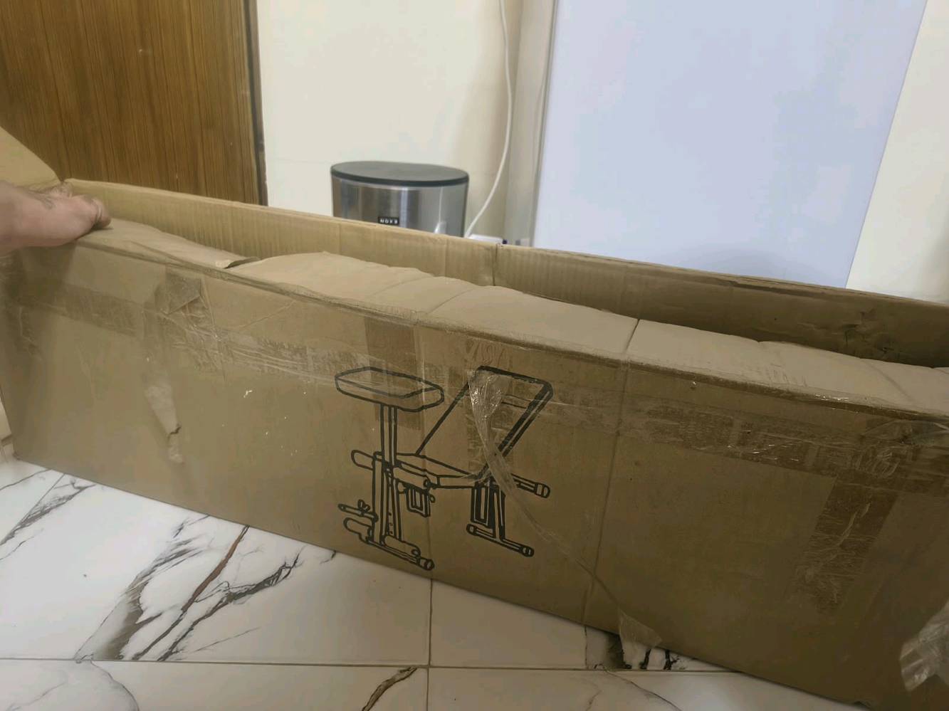 للبيع جهاز رياضي متعدد الاستخدامات 
جهاز رياضي منزلي شامل  ينفع لتمارين البطن والذراعين والرجلين، ومقعده قابل للتعديل.
نظيف وحالته حلوة مناسب للبيت
