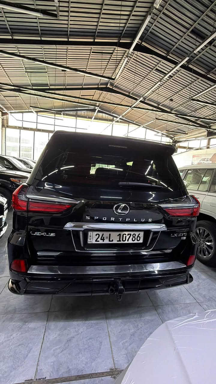 سلام عليكم لكزس LX570 موديل 2019 موصفات سبورت بلص سياره كفاله عامه من صبغ وتعديل والحالوب
سعر 700 بيه مجال يرهم مراوس هم 
***********
***********
