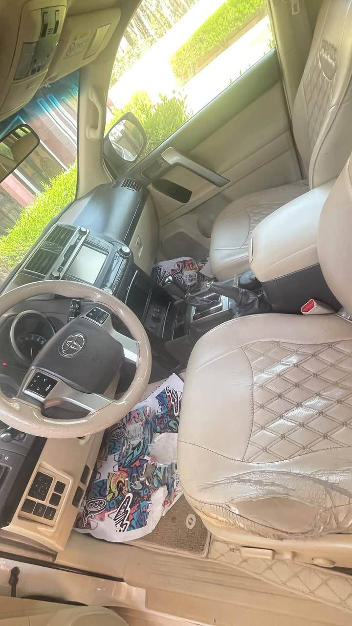 السلام عليكم
برادو ٢٠١٧ txl فول مواصفات بصمة فتحة سقف اشاير بالمري محرك ٦ سلندر محرك كير مكفولات ماشية ٩٩ الف حقيقي رقم بغداد باسمي تحويل ثاني يوم  السيارة مكفولة عدا البارد بخشم الجاملغ فقط كلشي موضح بالسونار هذا لافتح ولاشي حتى الدعامية مامفتوحة  مكاني بغداد الطارمية 
السعر ٣٢ الف وبي مجال 

***********

***********

نص مكتوب في الصور:
- وليد 0780014442 بغداد - التاجي - منشاة نصر مقابل مدرسة بنفاري مركز الاعتماد للفحص بالسونار والتقرير الإلكتروني الشامل تقرير فحص ناقل الحركة سليم تقرير فحص المحرك سليم تقرير فحص الاطارات 75% يسار امامي : 75% يسار خلفي : 75% يمين امامي : 75% يمين خلفي : تقرير فحص الفرامل 75% يسار امامي : 75% يسار خلفي : 75% يمين امامي : 75% يمين خلفي : ملاحظة : تم شرح جميع التفاصيل للزبون مباشر
- مركز الاعتماد للفحص بالسونار والتقرير الإلكتروني الشامل وليد 0780001442 بغداد - التاجي - منشأة نصر مقابل مدرسة بنفاري الوقت : م 08:12:55 التاريخ : 2026/09/03 اسم الزبون : عمر يوسف رقم الهاتف : 00 الفاتورة : 186 نوع المركبة : برادوا الموديل : 2017 رقم المركبة : 11K38893 اللون : ابيض نخلي مسؤوليتنا بعد انتهاء الفحص وتسليم التقرير الى الزبون صبغ خدوش بارد تبديل خدوش طفيفه+رصعه خدوش وتكحيل خدوش وتكحيل بارد في المكان المحدد+خدوش+خدوش ورصعات طفيفه بارد في المكان المحدد+خدوش ورصعات طفيفه+تكحيل 03/09/2026 08:12:56 م نظام الفرات لإدارة مراكز فحص السيارات