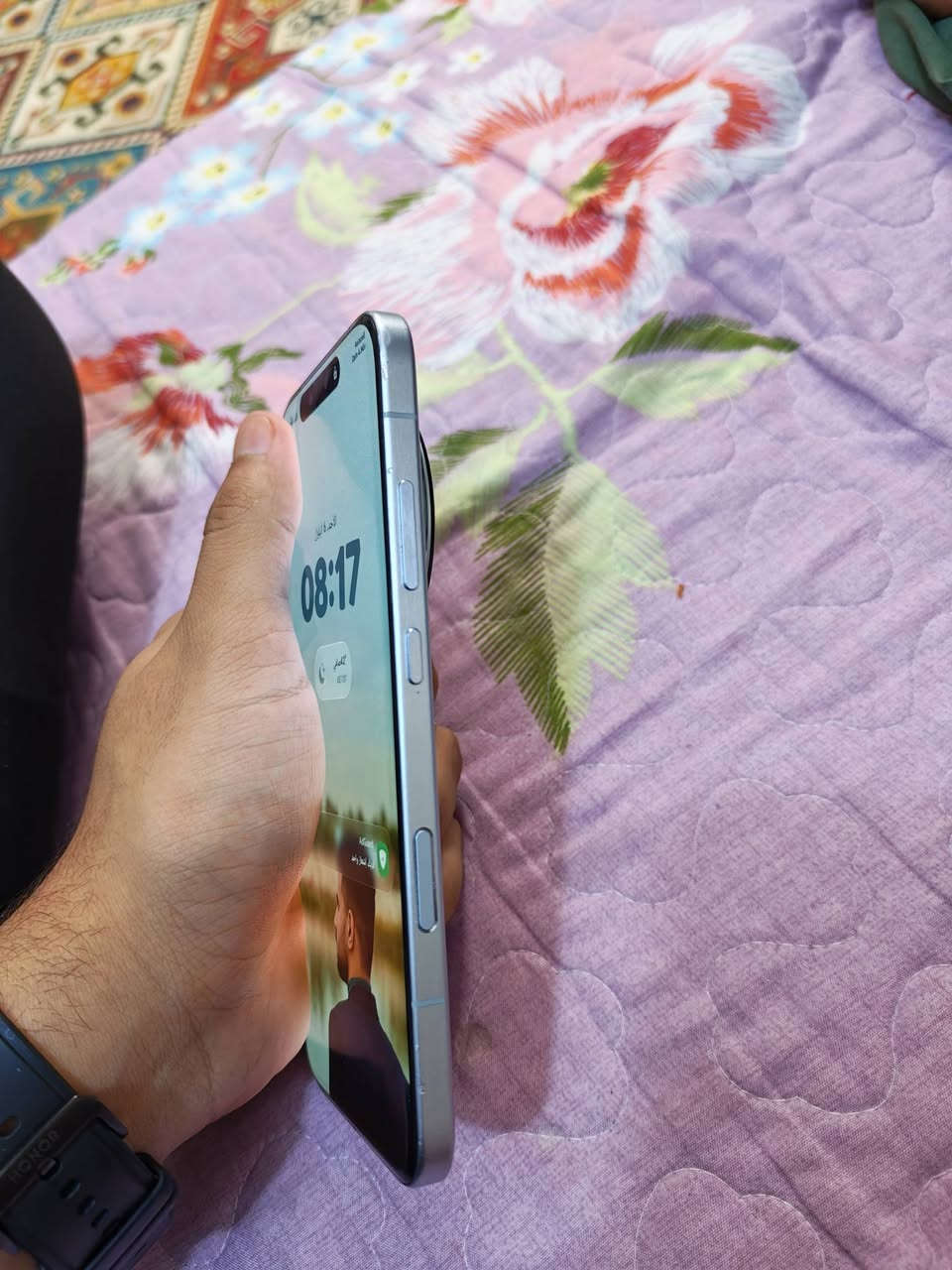 Honor magic 8 pro
هونر ماجك 8 برو 
ذاكره 512
ملحقاته كامله 
للبيع الجهاز بي فطر ب الشاشه 
ما ماثر على اي شيء 
و نظافته موضحه ب صوره 
سعره 950 قفل 
***********

