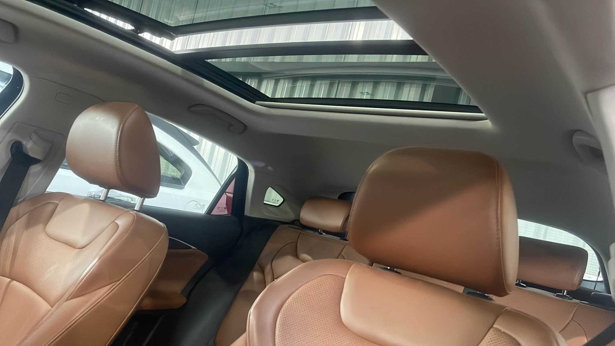 Besturn B70 موديل 2024 (فول مواصفات)  
 موديل: 2024  
 مواصفات: فول مواصفات (کوشن جلد خەردەلی/بڕاون، شاشەی گەورەی لمس، بانۆراما، سوکان ئۆپشن، گێڕ ئۆتۆماتیک).  
 بۆیاخ و بێدەنسی: دوو دەرگای بۆیاخە، بە بێ دەعم و بە شەرت.
 ساڵیانە و ژمارە: ژمارە سلێمانی (21)، ساڵیانەی تازەیە و بە ناوی خۆمەوەیە، ئامادەیە بۆ ڕەقەم و تحویل.  
 سعر: 118 ورەقە (قوفڵ) $11,800.     
لە سلیمانیم 
———————————   *********** وەتسئەپ ڤایبەر 

الموديل: 2024  
 المواصفات: فول مواصفات (كوشن جلد تحفي/جملي، شاشة كبيرة لمس، بانوراما، تحكمات هوز/ستيرن، جير أوتوماتيك).  
 الضرر والصبغ: صبغ بابين فقط، بدون حادث (بدون دعم) وبشرط.
 السنوية والترقيم: رقم سليمانية (21)، السنوية مجددة باسمي وتحويل مباشر.  
 السعر: 118 ورقة قفل (11,800 دولار).
عینوان سلیمانیە 
*********** وەتسئەپ ڤایبەر السليمانية, العراق

