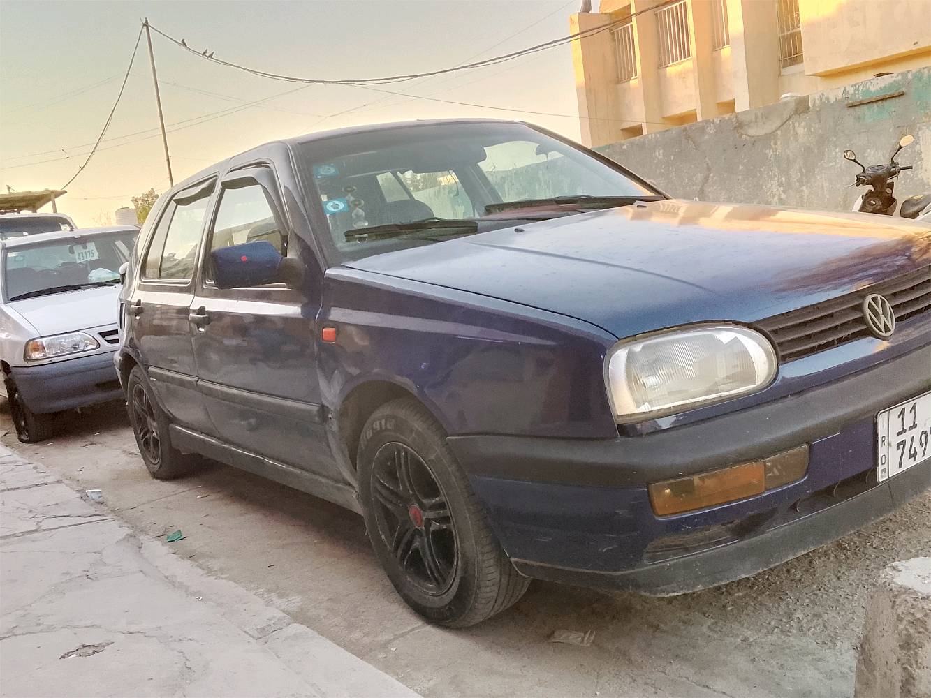 سلام عليكم كولف موديل 93بغداد بسمي نقوصات بسيطه بيه سعر 40وبيه مجال مكاني البياع جماعه الرسايل اتصلو بلا زح***********