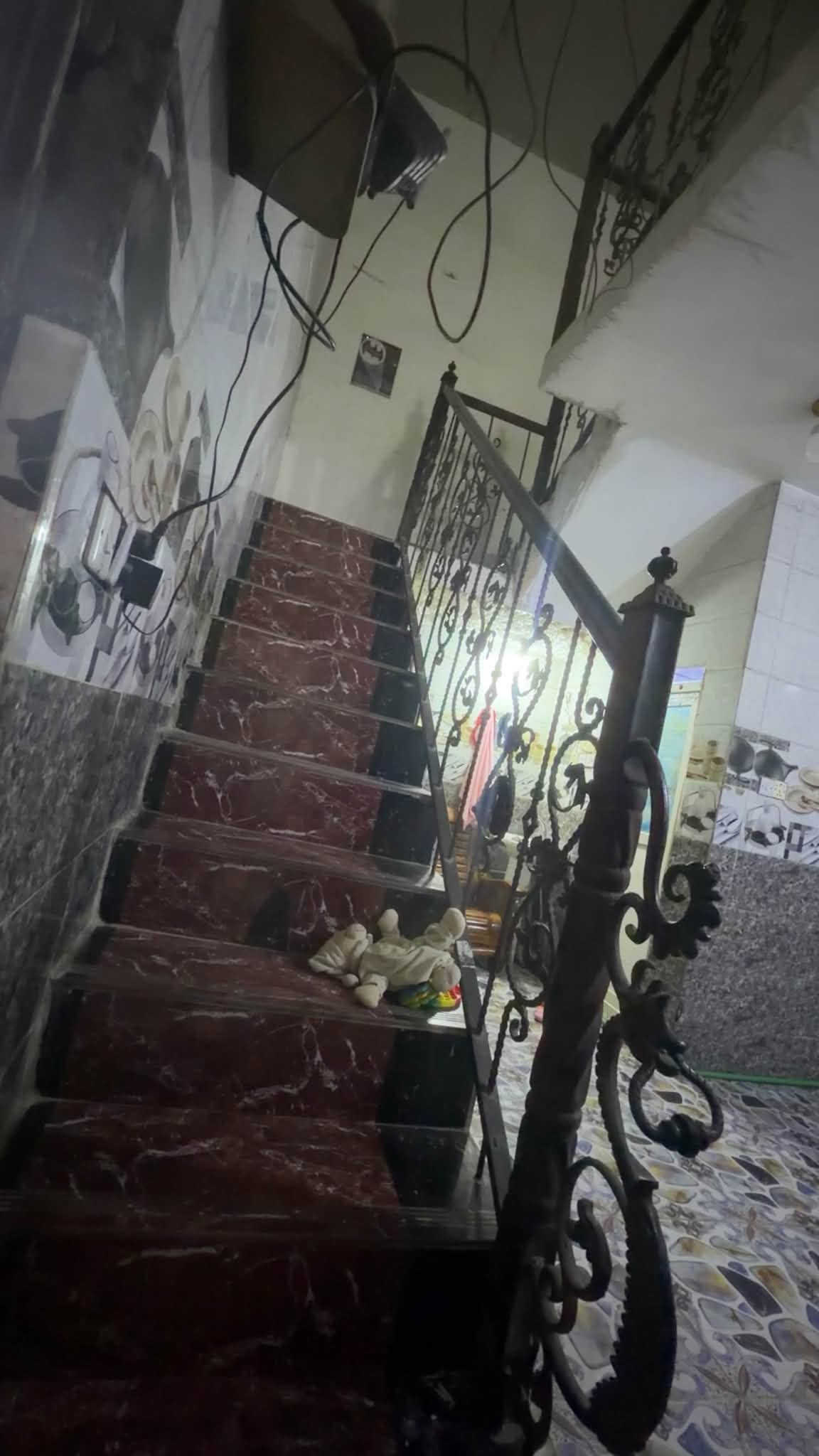 بيت للبيع 90 متر مسلح في جكوك يحتوي على استقبال ومطبخ وغرفة وصحيات وبيتونة سندويج فقط تصلح ان تكون غرفة سعرة 15 وبي مجال جداً بسيط للتواصل واتساب فقط او على الماسنجر بهذا الحساب***********

