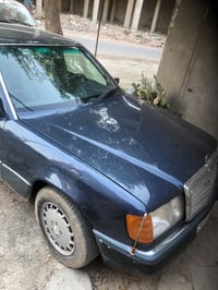 سيارة للبيع مارسدس دب حجم ٣٠٠موديل ٨٩محرك بطه ثنين ونص تبريد شغال وكهر...