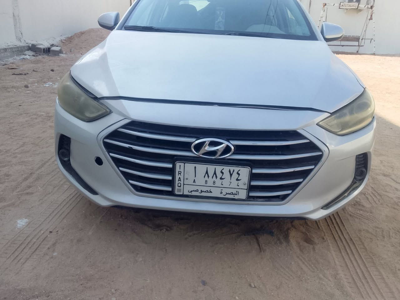 اللنترا 2017جاهزة من كلشي بيعه رشات صبغ بدون دواخل رقم بصرة تحويل سنويه مجدده السعر 105وبيها مجال رقمي ***********مكاني البصرة
