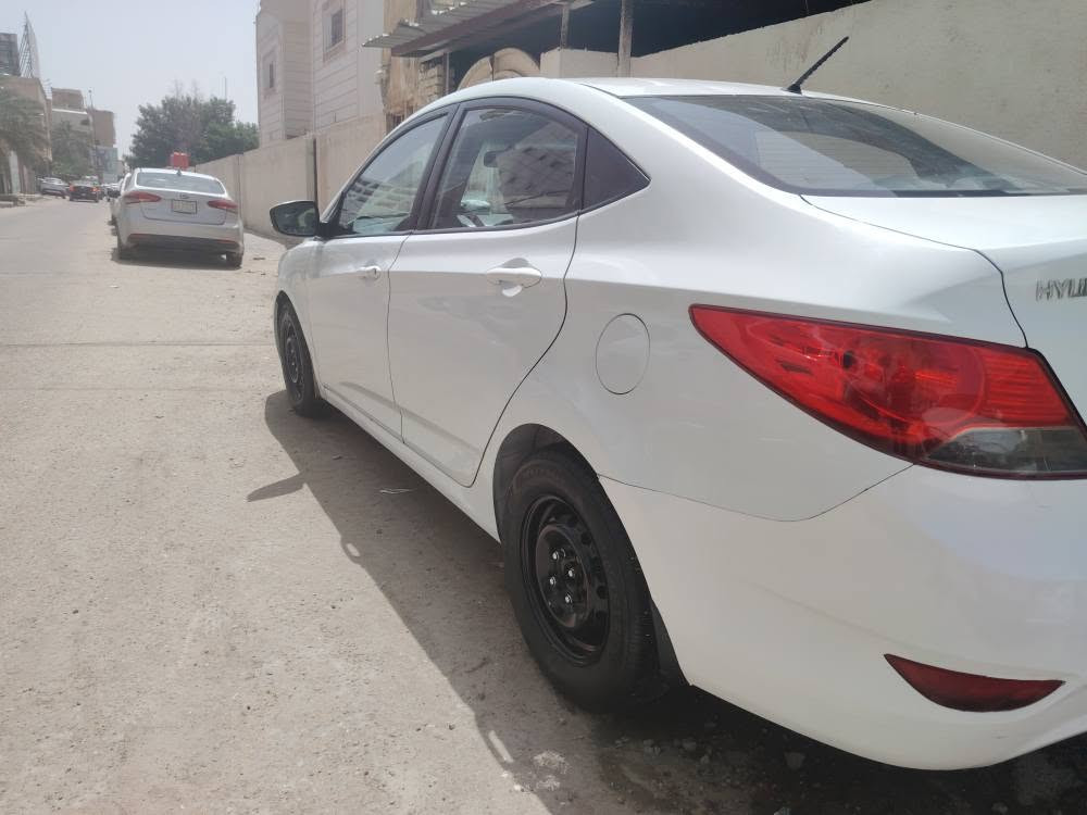 هونداي اكسنت موديل12 بصره مرحله اليف ال28 محرك1600 تبريد بي ضعف  سياره كفااه بيه صبغ دوس وربع جاملغات اماميه اثر خياس، والباقي مكفول السعر75 ومجال قليل ***********  مكان سياره بالعشار شارع الاستقلال البصرة, العراق
