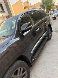 لكزس للبيع موديل 2014 خليجي  بيها قطعتين صبغ جاملغ وبنيد بل اضافه دعام...