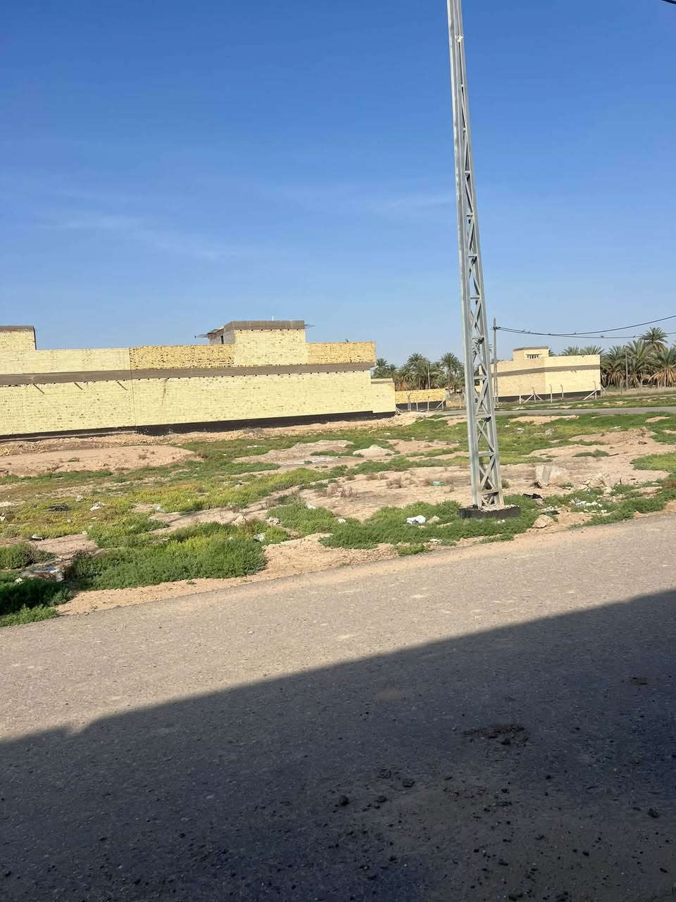🏡 للبيع قطعة أرض طابو زراعي (مالك صرف) سند25
📍 الموقع: حلة – وردية خارج، بالقرب من مستشفى الكفيل

📐 المساحة: 200 م²

📄 الملكية: طابو زراعي – سند 25

✨ مميزات العقار:

• متوفر ماء وكهرباء

• شارع مبلط بعرض 10 متر

• توفر المدارس بالقرب من الموقع

• موقع مميز وقريب

📌 فرصة مناسبة للسكن والاستثمار في موقع حيوي.

📞 للاستفسار والتفاصيل، تواصل معنا على الخاص.

***********
