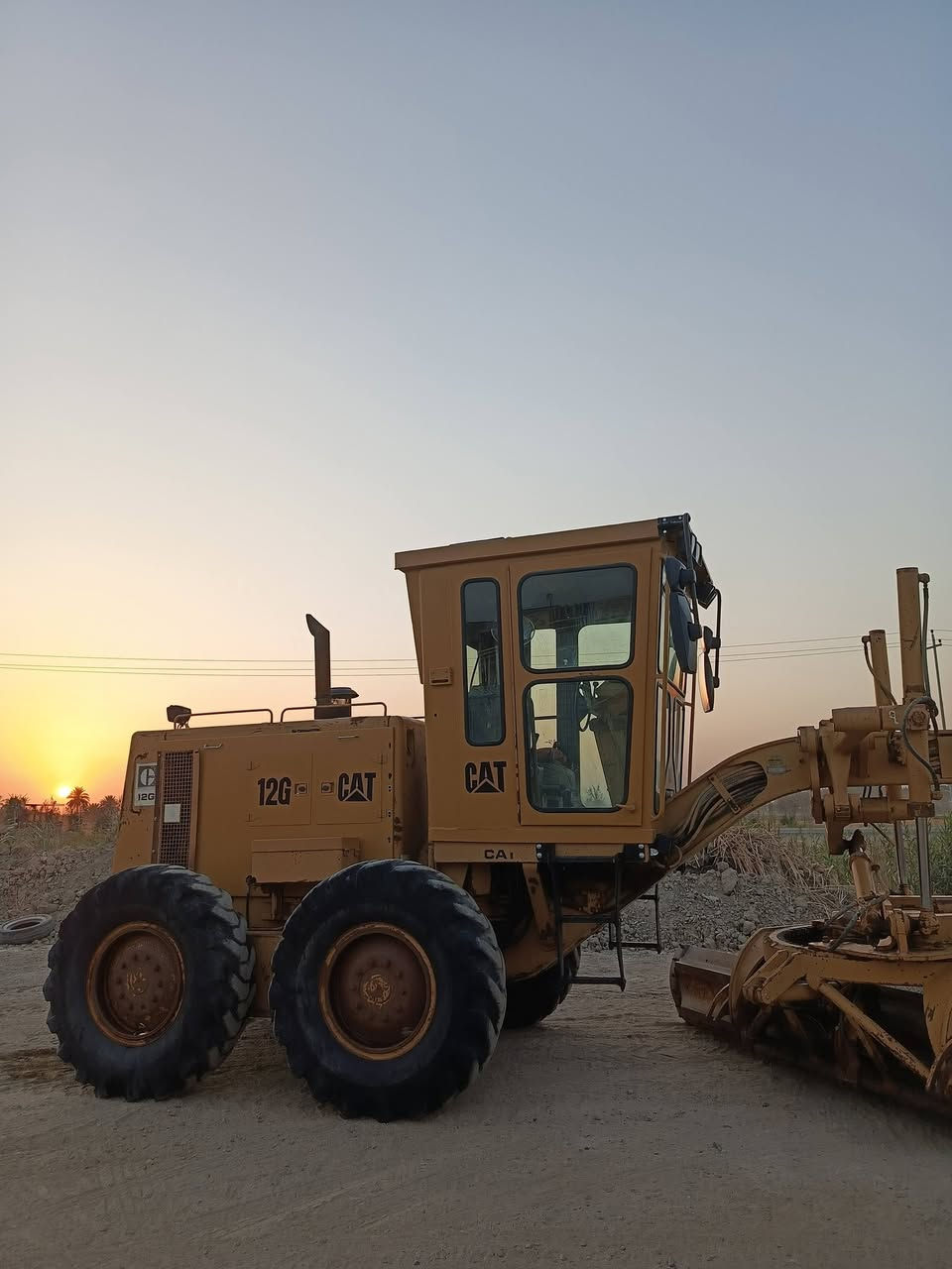 اعيد النشر بسبب الوعود 
كريدر 82 بلادية رقم انكليزي بغداد 
مكلف بلنشر للتواصل على الارقام التالية 
***********
***********
