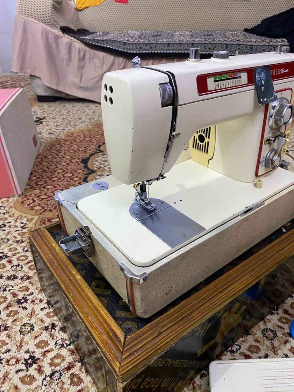 السلام عليكم 
مكينه براذر صناعه ياباني اصلي القديم 
خياطه درجه اولى مكينه مال بيت مامشتغله هواي 
نضافتها 95%
معروفه تفاصيلها للبيع 

السعر 225 مكاني كربلاء 
الخاص مفتوح
 او الاتصال ***********
