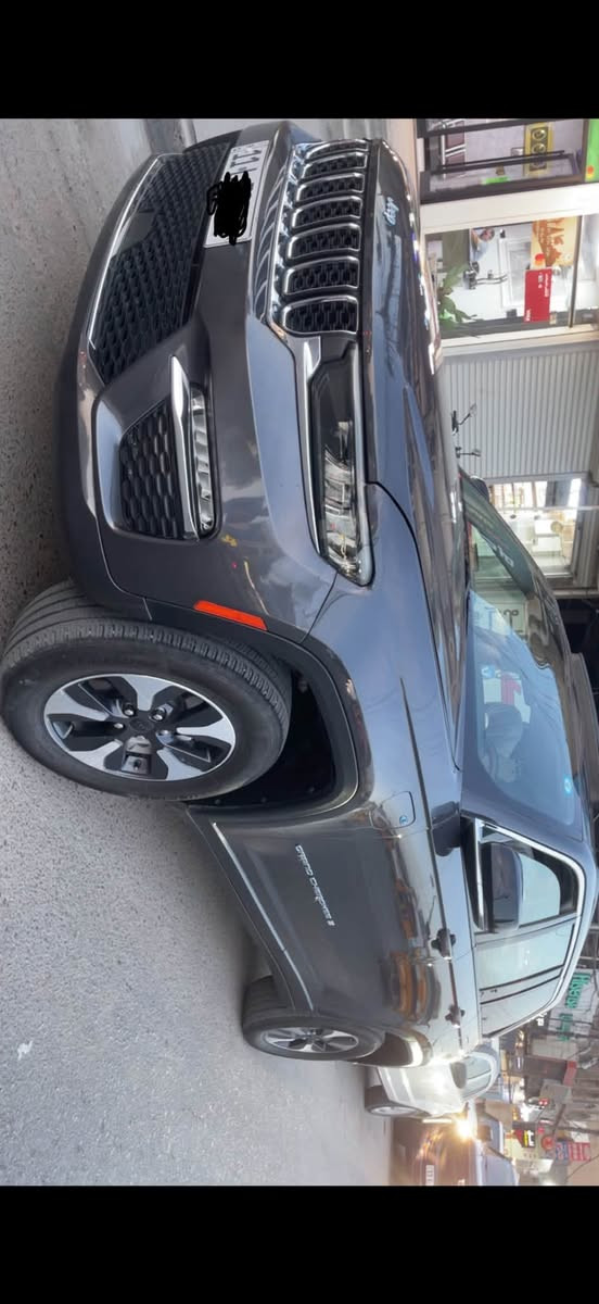 ‏4XE 2023 وارد امريكي

‏2.0L Turbo

‏‎حجم المكينه : 2000  تيربو + هايبرد + بلك ان 

‎المسافة المقطوعة : 43 كيلو

🔴كير و محرك كفالة 

🔴 حادث بنيد وجاملغ بنيد مبدل اصلي وجاملغ مصبوغ يعني بل سونار تقرا قطعه وحدة

1. رقم بغداد تحويل مباشر 

2. بصمة تشغيل  

3. بانوراما طكتين 

4. شاشة كبيرة 

5. تشغيل عن بعد و نظام ترحيب عند الاقتراب 

6. كشنات جلد 

7. كشنات كهرباء و تدفئة بالكشنات و الستيرن

8. كرسي السايق وضعيات و ميموري 

9. الصندوق كهرباء 

10. رادار 

11. خمس وضعيات قيادة 

12. كير ماوس 

13. لايتات لد و بك لايد لد 

14. و بعد مواصفات الجيب

15.نظام كلة عربي

16.اوتو ستوب

17.ترحيب ذكي

18.تخم تايرات جديد

سعر 270وبيهه مجال

مكاني بغداد

علق ادخلك خاص
***********
