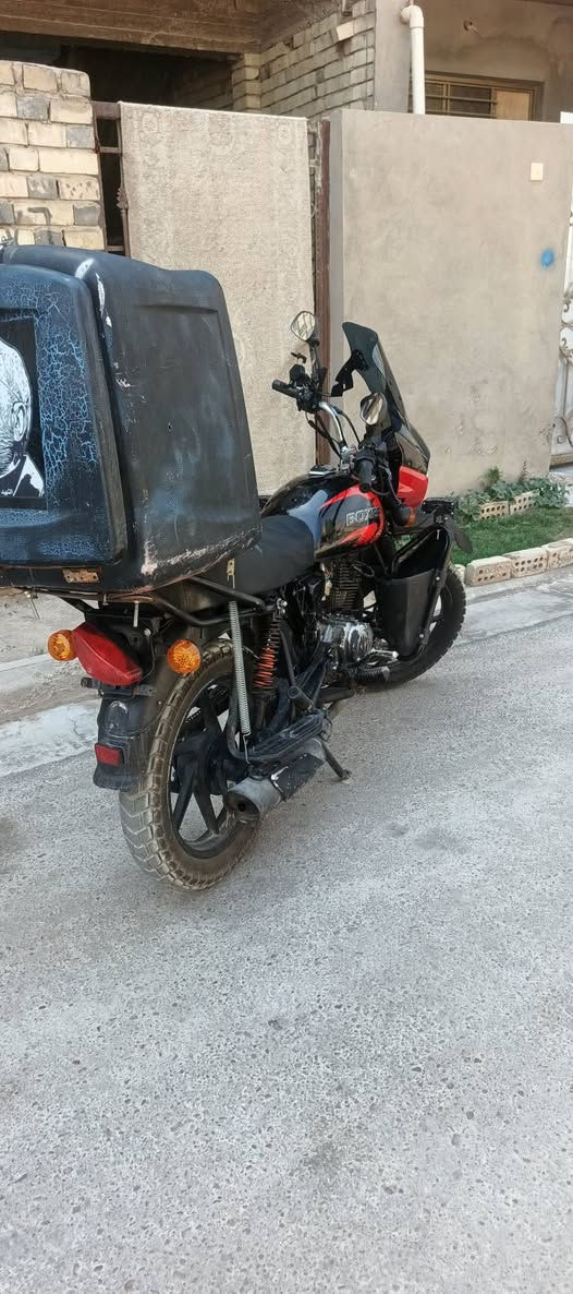 سلام عليكم دراجه بوكسر  موديل 23 محور مكينة دايوان درجة حلوه بس بيهه اشوية نواقص تخم تاير جديد السعر, 750 او بيهه  بدون اوراق اتكفل كلشي تاخذهه من باب البيت  مجال العنون بغداد ال زعفرنيه ***********
