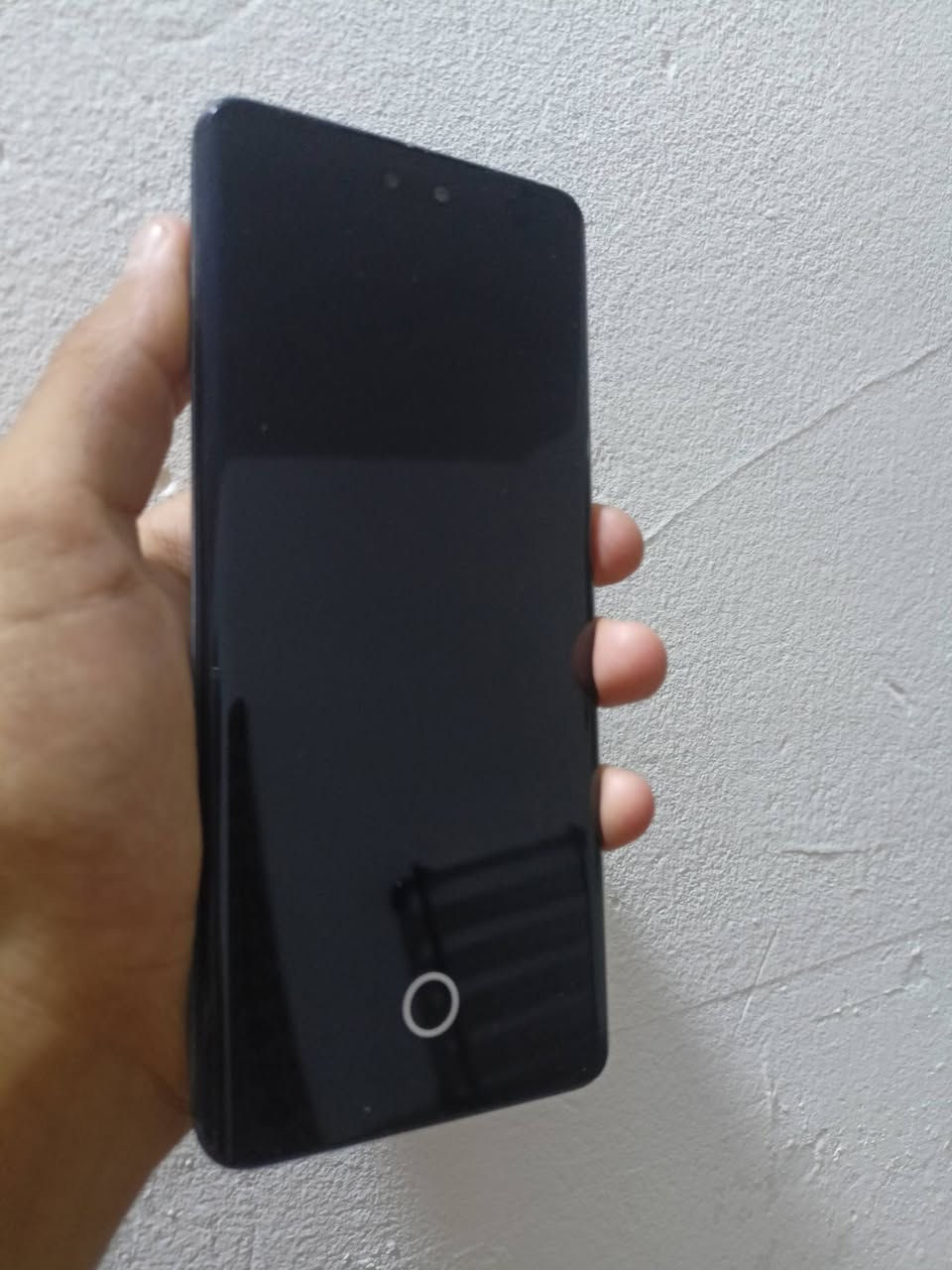 للبيع او امراوس Xiaomi 13 Lite 5G
شاشه سوبر امولد  منحنيه 120 هرتز
 ذاكره 256 عشوائيه 8+8
معالج سناب دراكون 7جين 1 فول سلاسه 
بي كامرتين مال سيلفي وفلاشين كامرته4k 

ملاحضه فقط وكع مني ولضهر صار بي فطور وغلفته فقط
الباقي كله مكفول ✅
السعر 200الف وبي مجال قليل 
مكاني بغداد ابو غريب وهاذه رقمي‏‪***********‬‏

نص مكتوب في الصور:
- 85 9:07 المواصفات والمعلومات التفصيلية RAM 8.0 ج.ب المعالج Snapdragon 7 Gen 1 ثماني النواة بتردد يصل إلى 2.4 جيجاهرتز إصدار نظام التشغيل VLLMIXM.3.0.4.0 إصدار Android Android: AQ3A.250226.002 15 | تحديث أمان Android: 2026-07-01 الطراز 2210129SG إصدار النطاق الأساسي MPSS.DE.2.0.c1-GLB-Jul 8 2026-08:33:00 إصدار النواة android12-9-00003-gfb24cf99ad97-ab1-5.10.236 4313284
- Xiaomi HyperOS 3.0.4.0 اسم الجهاز Xiaomi 13 Lite التخزين 45.6 ج.ب/256 ج.ب إصدار نظام التشغيل 3.0.4.0.VLLMIXM إصدار Android 15 AQ3A.250226.002 تحديث أمان نظام Android 2026-07-01 المواصفات والمعلومات التفصيلية النسخ الاحتياطي والاستعادة الدعم