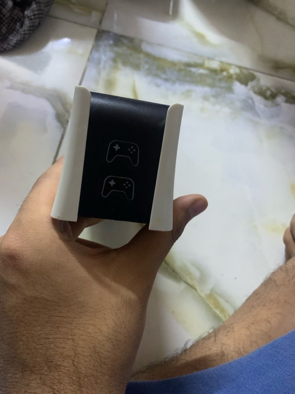 ps5 وارد اوروبي هولندا ما مفتوح لا صيانه ولا تنضيف ويا لعبه اله الحرب راغناروك وحستب بي هاي الالعاب يدات ٢ وشاحنتها وياها للتواصل  بيع مستعجل ***********بي مجال السعر