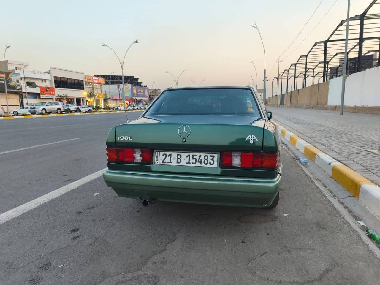 مارسيدس طيارين موديل 1992 محرك ونجه 2500 كير و محرك بشرط لا دخان و لا بخار تبريد ثلج قاعدة دبلات سليمه بدون ضربة طايرات جدد دواخل نضيفة رقم سليمانية شرط التحويل السعر 60 ورقة و بي مجال مكاني كركوك
 وهاي رقمي *********** كركوك, العراق
