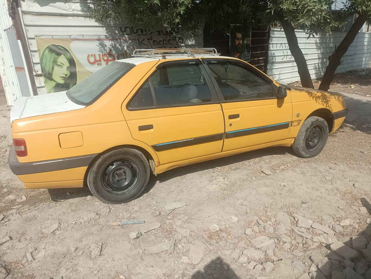 السلام عليكم 
بيجو الميس موديل 2015رقم بغداد نكليزي تحويل مباشر 
مكينه وكير وتبريد خير من الله السياره بلاديه بيهه فقط بنيد معمر السياره يردلهه ترتيب 
السعر 28$وبيهه مجال حك الجيه فقط بيع مستعجل 
العنوان بغداد البياع رقم الهاتف ***********
