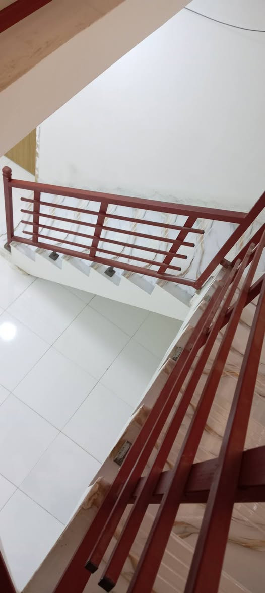 عندي بيت 100 م للبيع
نادر الثانيه
فرع سكله صدام يم مدرسه عز العرب بناء حديث صار  اشهر من خلص.

متكون من هول واستقبال ومطبخ وغرفتين الي يريد شتري اتصلوا ع الرقم ***********
