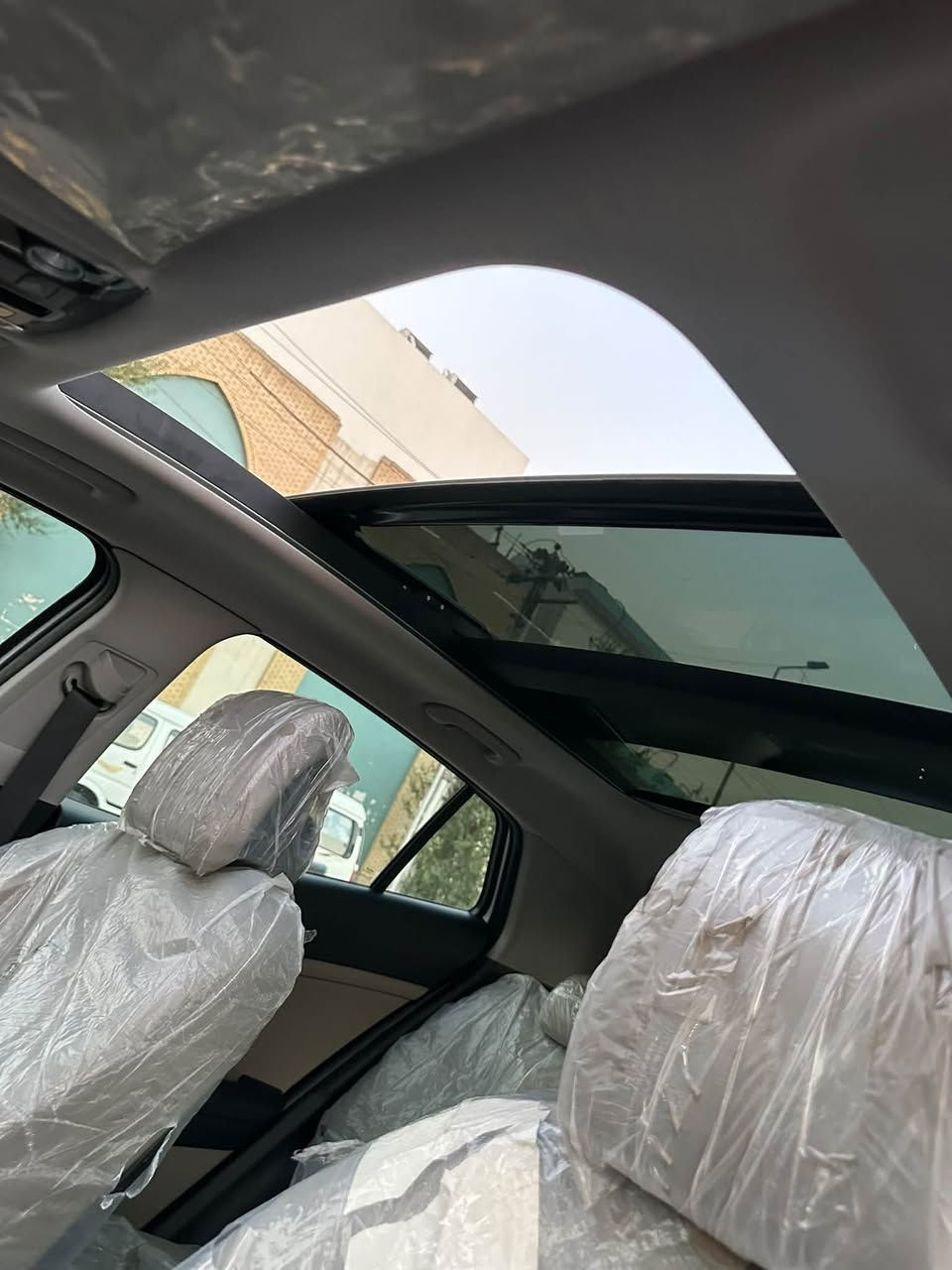 كيا سبورتج خليجي  ٢٠٢٥
فول 1/1بالسبورتج الخليجي
عداد المسافة المقطوعة/٢٣  الف كم
  ضمان  الشركة  وبعدها داخل الضمان مكفوله من كل شي 🔴🔴🔴وقبل ٢٠ يوم امبدل دهن وفلاتر للاستفسار الاتصال ***********‬
العنوان : بغداد الاعظمية 
السعر المطلوب /
( ٢٣٠ )$ دولار يعني دفترين 30　ورقة 
 المواصفات /
- وارد خليجي 
- رقم بغداد ‎
‏‌‎ - بانوراما 
- بصمتين وتشغيل عن بعد 
‏‌‎ - سعة المحرك 2.0L
‏-‌‎ مرتبط بناقل حركة أوتو 6 نمر
‏‌‎ - عدد AIR BAG8
‏‌‎ - حساسات أمامية 
‏‌‎ - حساسات خلفية
‏‌‎ - لايت زينون + LED
‏‌‎ - كشافات 
‏‌‎ - بك لايت LED
‏‌‎ - ويل كب 19
‏‌‎ - قبضات أبواب من الألمنيوم
‏-‌‎ اريل نفكيشن
‏-‌‎ تشغيل عن بعد 
‏‌‎ -فتح الصندوق كهرباء ذكي 
‏-‎ دشبول شاشة 
‏‌‎ - شاشة Apple Car play 
‏‌‎- كاميرا دوارة
‏‌‎ - الانارة الداخلية LED
‏‌‎ - المقاعد صحراوي قماش وتدفئة بالكشنات وستيرن تدف‏‌‎ئة - مثبت السرعة Cruise 
- الأوامر الصوتية
‏‌‎- أوضاع القيادة  Drive Mode
‏‌‎ - فحص أنظمة السيارة 
‏‌‎ - حساسات ضغط اطارات 
‏‌‎ - شفتات مقود
‏‌‎- تبريد شاشة
‏‌‎ - هاند بريك بصمة 
‌‌‏- ABS 
‌‌‏ - Auto Hold    أوتو هولد
‌‌‏- ISO Fex        ايزو فكس
‏‌‎- نظام مانع الانزلاق
‏‌‎- نظام نزول المنحدرات 
‏‌‎- اشارة في المرايا الجانبية
‏‌‎- مخرج منفذ الطاقة 
‌‌‏- رادارات جانبيه مع رادار خلفية 
-شاحن هاتف Wireless
